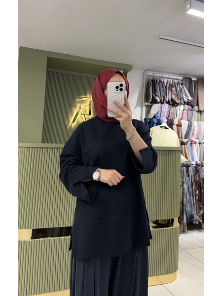 Kolu Yırtmaçlı Basıc Sweatshirt - Lacivert
